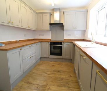 4 bedroom detached house to rent - Photo 1
