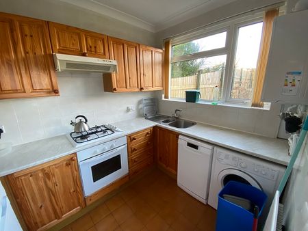 Hendy Close, Sketty, Swansea, SA2 - Photo 5