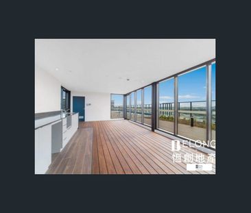 Duplex apartment with 3 bedrooms & 2 balconies - Available Now! - Photo 3