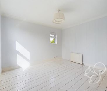 2 bedroom end of terrace house to rent - Photo 1