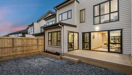 LARGE FAMILY 5-BDRMS HOUSE 4 RENT IN RANUI HEIGHTS - Photo 4