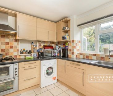 3 bedroom semi-detached house to rent - Photo 6