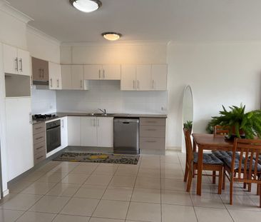 Top floor, 1 bedroom unit! - Photo 4