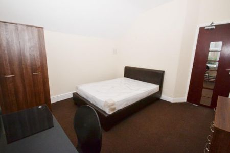 6 bedroom detached house to rent - Photo 5