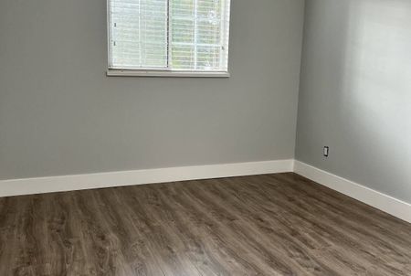 9082 144 Street, Surrey (Ground level suite) - Photo 5