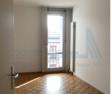 Appartement de 4 pièces au 4ème étage à la Rue du Cercle 10 - Photo 4