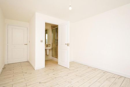 2 bedroom penthouse to rent - Photo 4