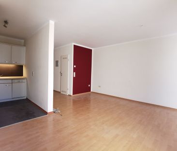 Gemütliche 2-Zimmer-Wohunng mit sonnigem Balkon in der Innenstadt v... - Foto 2