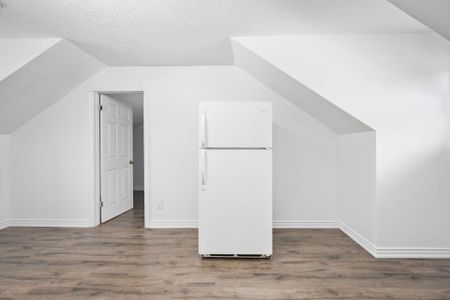 For Lease - 1 Grovepark Street, Richmond Hill, Ontario - Photo 3