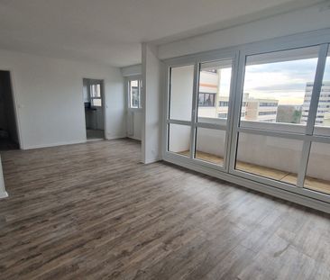 Location Appartement 3 pièces 83m² MONT ST AIGNAN 76130 - Photo 1