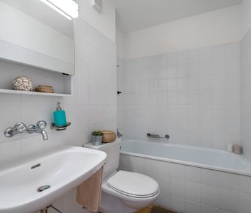 Generous apartment with Chéminée – limited until 30.06.2027! - Foto 2