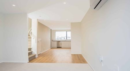 SILVERDALE, 3 BEDROOMS - Photo 2