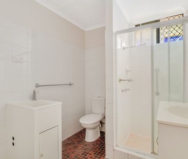 CENTRAL COOLANGATTA TWO BEDROOM UNIT - Photo 5