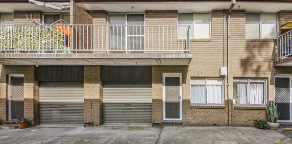 Close to Primary School and Transport - Photo 2