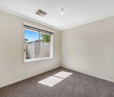 Stylish and Spacious Family Home - Photo 3