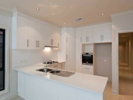 13A Davies Avenue, Tranmere SA, Belconnen - Photo 3