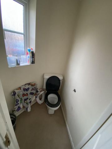 2 bedroom semi-detached house to rent - Photo 5