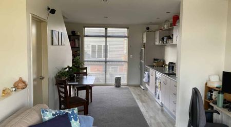 Two Bedroom Townhouse - Photo 5