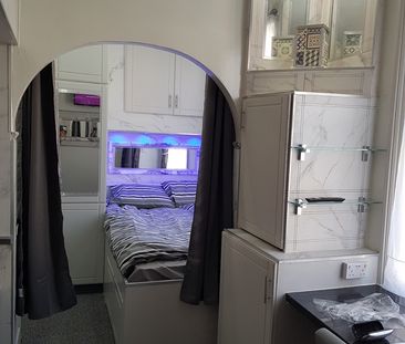 Room in a Shared House, Heyford Terrace, SW8 - Photo 3