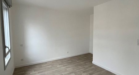 À CHARLEVILLE MEZIERES - Photo 2