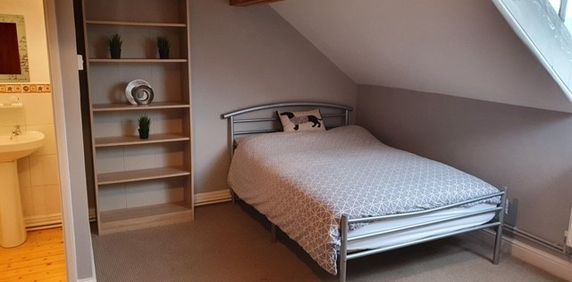 Lovely Double Room in Professional House Share - City Centre - Photo 2