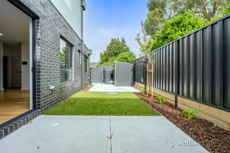 2/175 Collins Street, Thornbury - Photo 4