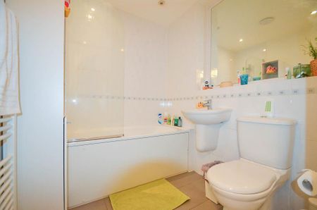 1 bedroom flat - Photo 5