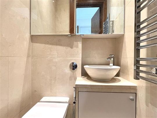 11 Hyde Park Place, London - Photo 1