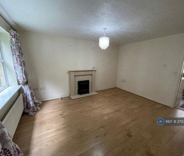 4 bedroom end of terrace house to rent - Photo 2