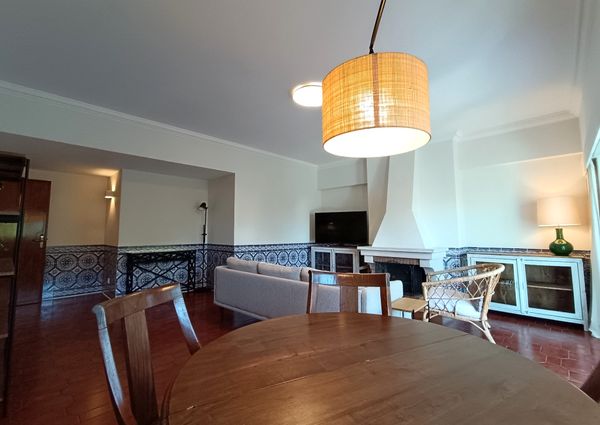 Apartamento T2 Remodelado e Mobilado no Moinho das Antas