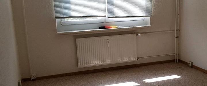 3 Raum Wohnung,teilmöbliert mit EBK,BALKON UND KELLER - Foto 1