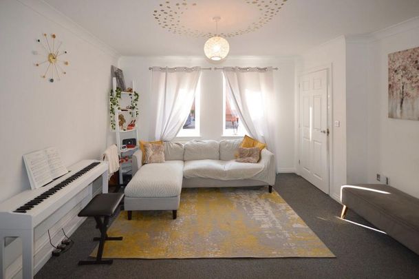 2 bedroom terraced house to rent - Photo 1