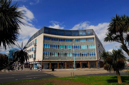 Tamar House 3 Bed apartments, Plymouth - Photo 3