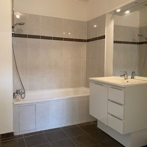 Location Appartement 2 pièces 47m² ROMAINVILLE 93230 - Photo 1