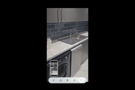 2 Bed Terraced House, Devon Road, IG11 - Photo 2