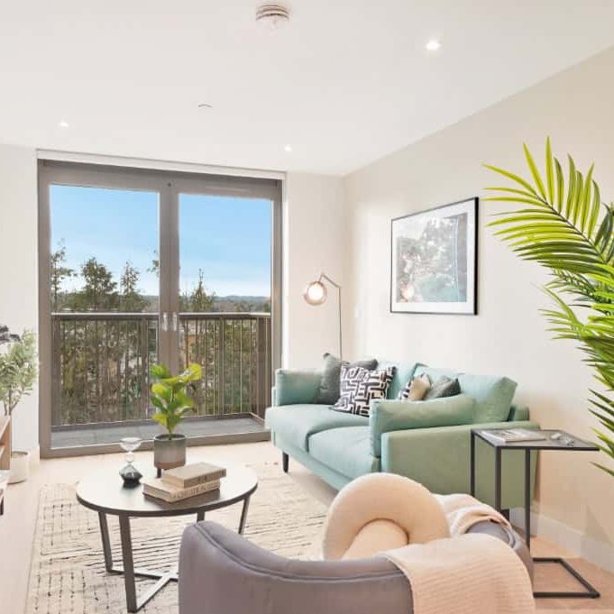 The Oakgate, KT22 7RZ, Surrey - Photo 1