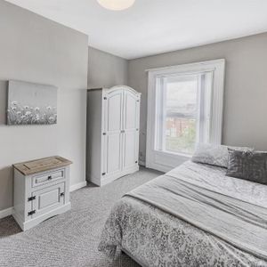 Room 7, 157 University Street, Belfast, BT7 1HR - Photo 3