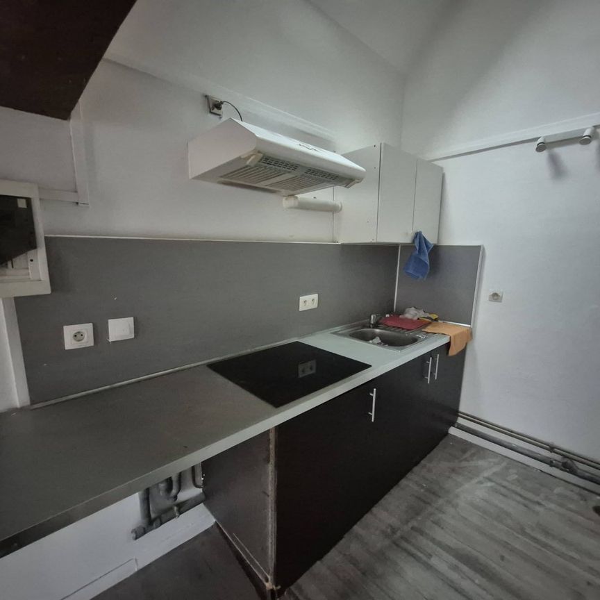 Location Appartement 2 pièces 38m² AIRE SUR LA LYS 62120 - Photo 1