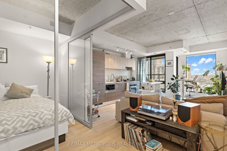 Duke Condos & Lofts #608 - Photo 4