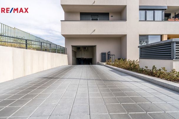 Pronájem bytu 2+kk v osobním vlastnictví 58 m², Praha 4 - Kamýk - Photo 1