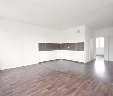 Große Wohnung / Großer Balkon / Ruhige Lage - Photo 2