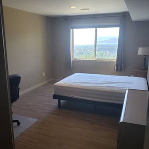 2 Bedroom legal suite in Black Mountain – Perfect for Students! - Photo 2