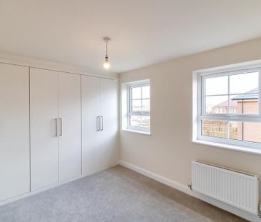 3 bedroom semi-detached house to rent - Photo 3