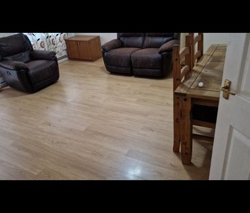 3 Bed Semi-Detached House, William Bristow Road, CV3 - Photo 4