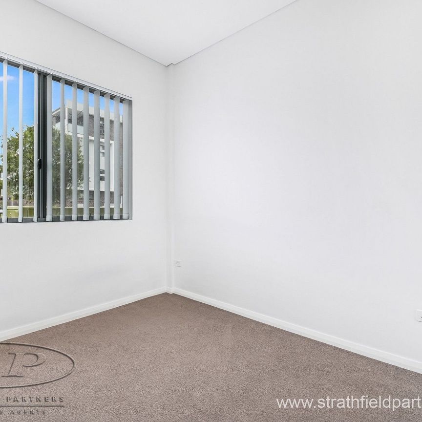 Very Large Modern 2 Bedroom Apartment - Photo 1