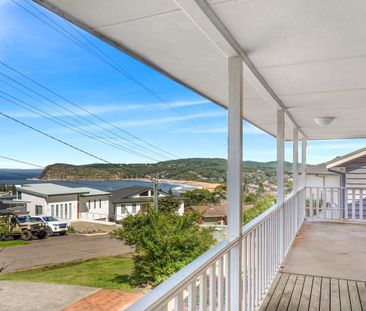 Large Family Home in Prime Position with Ocean Views - Photo 5