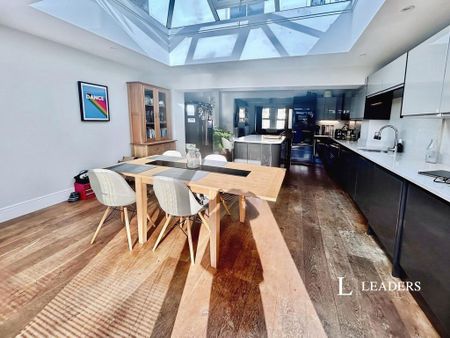 3 bedroom terraced house to rent - Photo 2