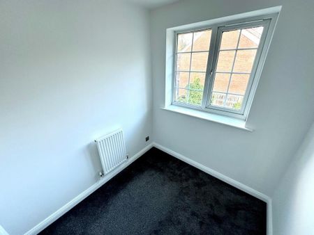 3 bedroom semi-detached house to rent - Photo 3