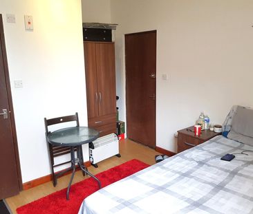 Studio Flat, Shirley Road, SO15 - Photo 1