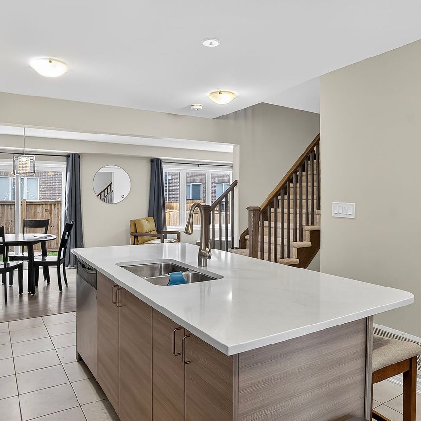 For Lease - 78 Hatt Court, Milton, Ontario - Photo 1